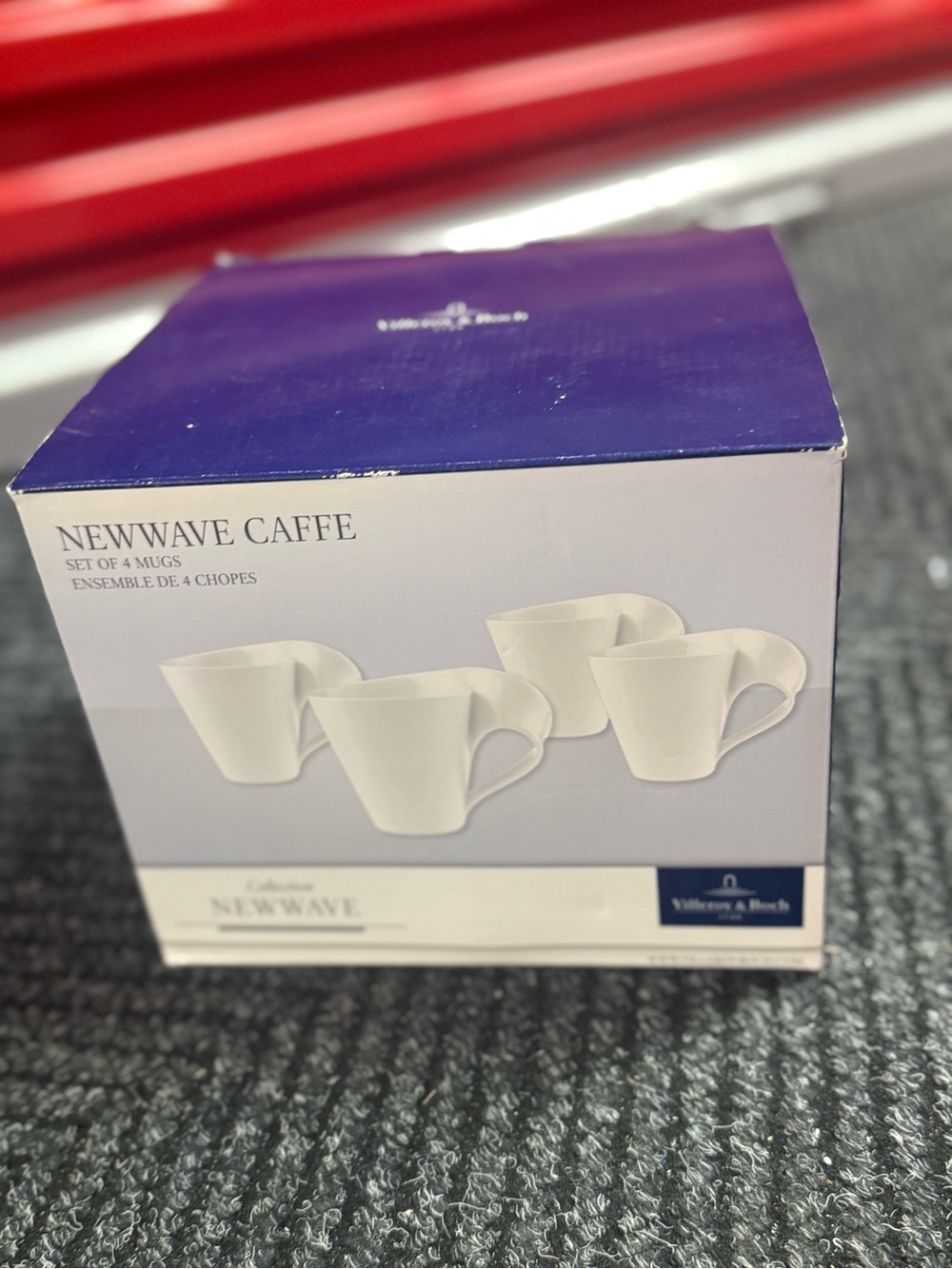 Villeroy & Boch NewWave Caffe Box with Blue and White Artwork